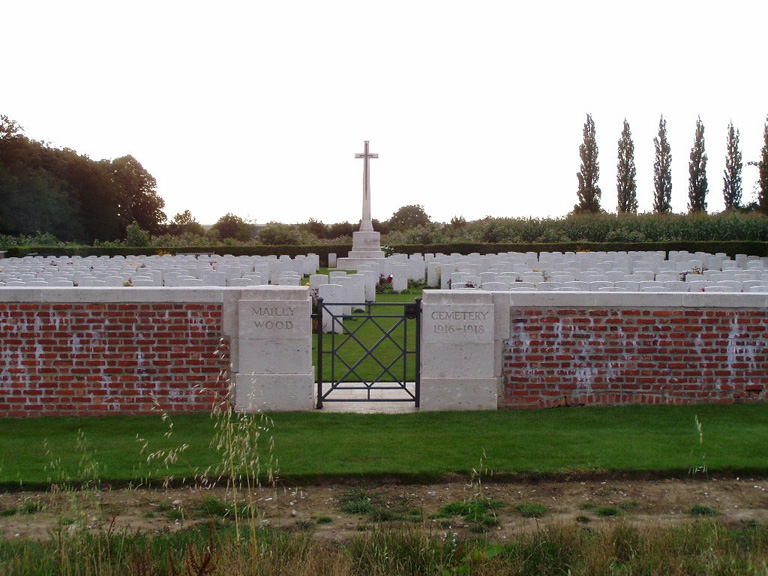 MAILLY WOOD CEMETERY, MAILLY-MAILLET - CWGC