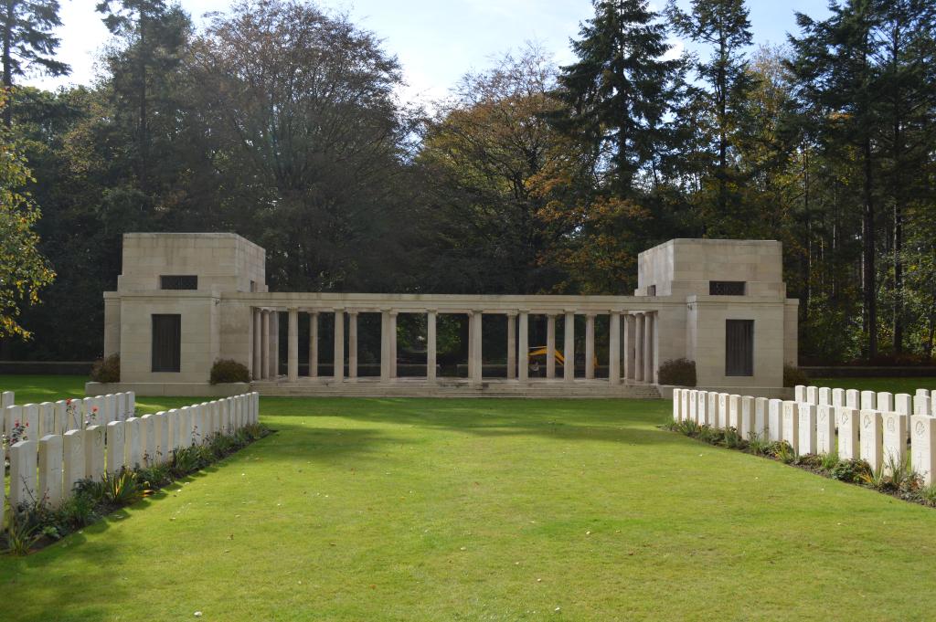 BUTTES NEW BRITISH CEMETERY (N.Z.) MEMORIAL, POLYGON WOOD - CWGC