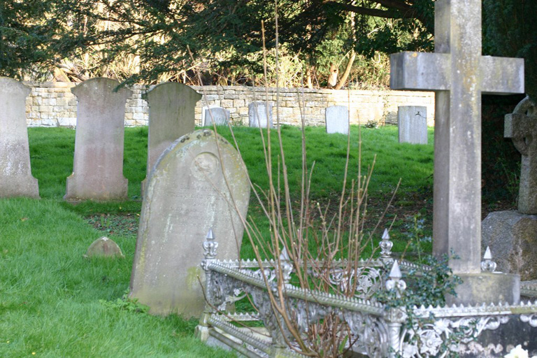 Toddington (St. Andrew) Churchyard | Cemetery Details | CWGC