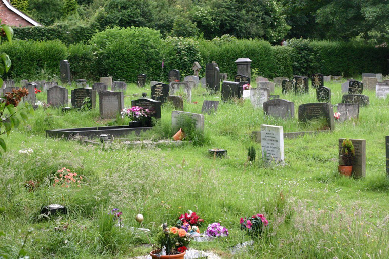 Oughtrington (st. Peter) Churchyard 