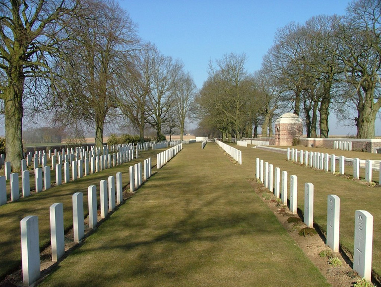 SUCRERIE MILITARY CEMETERY, COLINCAMPS - CWGC
