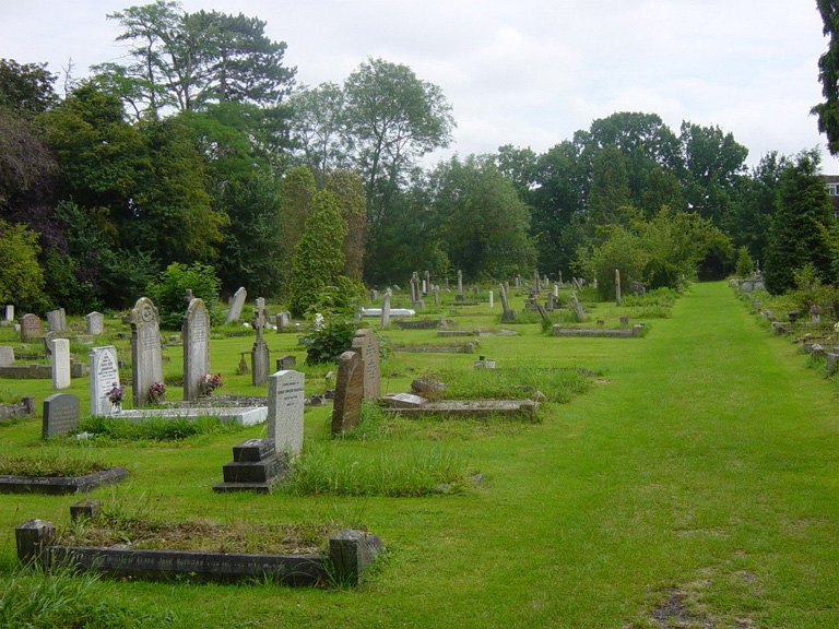 Ruislip (St. Martin) Churchyard Extension | Cemetery Details | CWGC