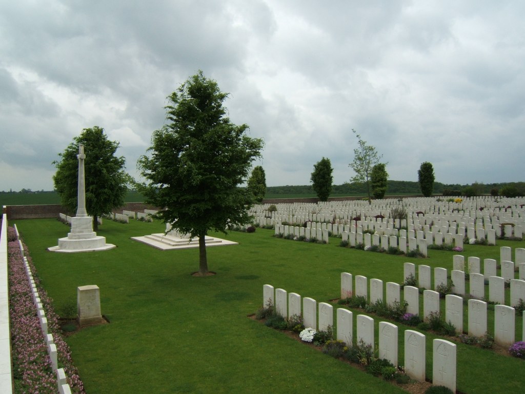 Heath Cemetery, Harbonnieres 